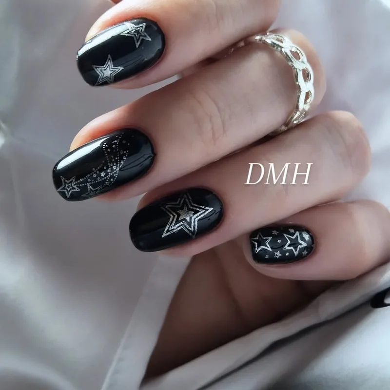 DMH Nails Tech at work